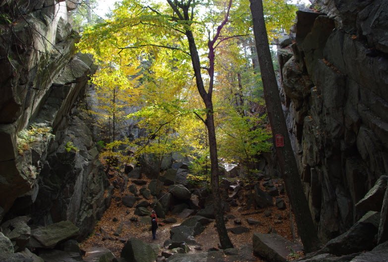 Purgatory Chasm State Reservation, Massachusetts, USA